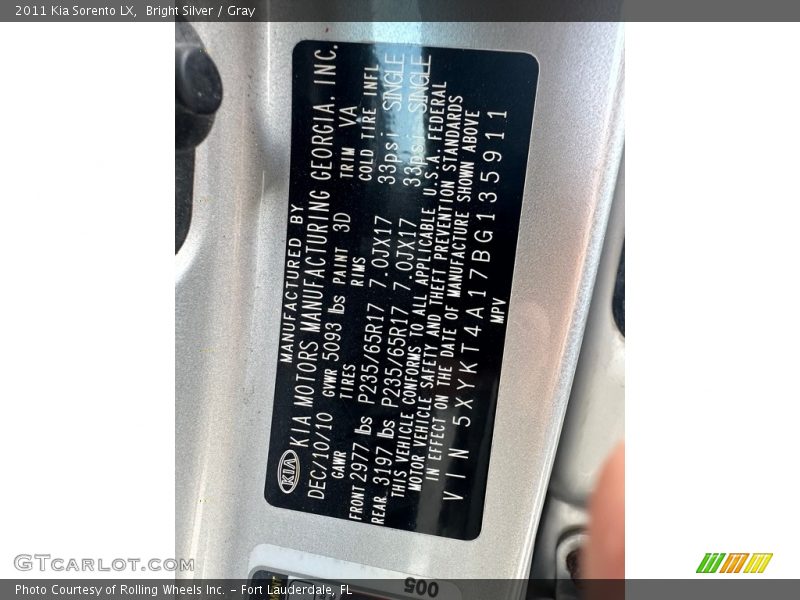 Bright Silver / Gray 2011 Kia Sorento LX