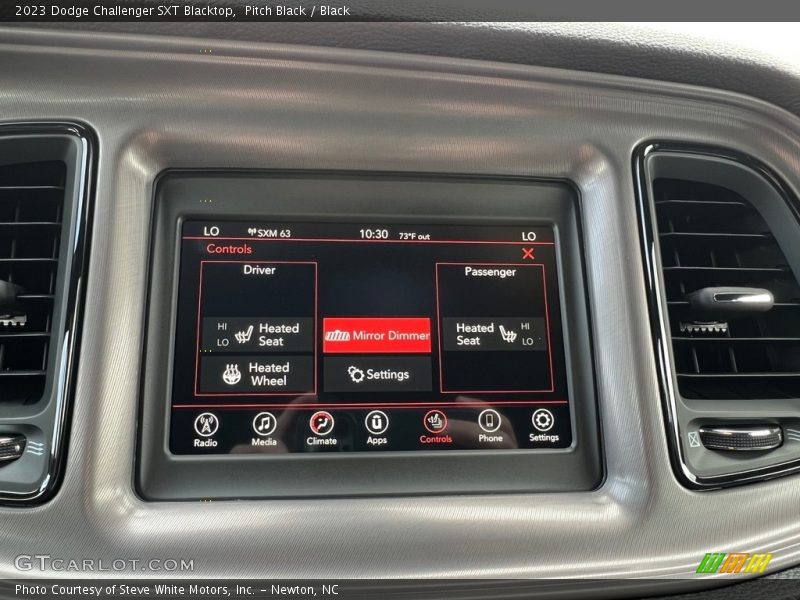 Controls of 2023 Challenger SXT Blacktop