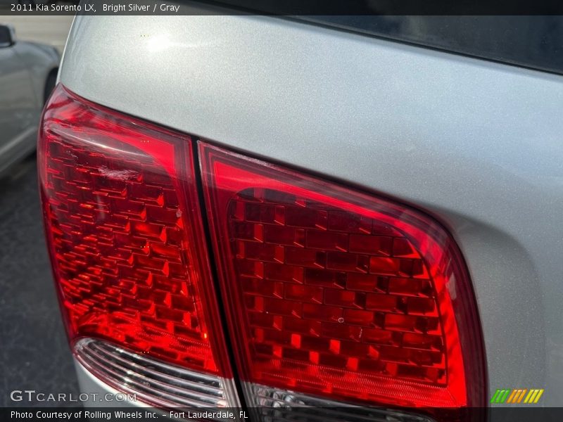 Bright Silver / Gray 2011 Kia Sorento LX