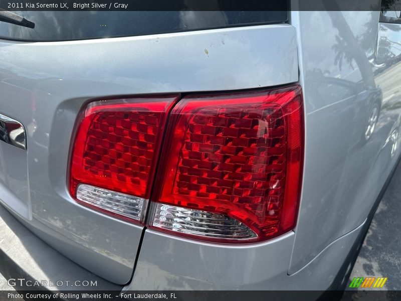 Bright Silver / Gray 2011 Kia Sorento LX