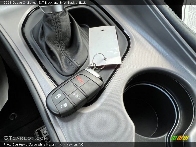 Keys of 2023 Challenger SXT Blacktop