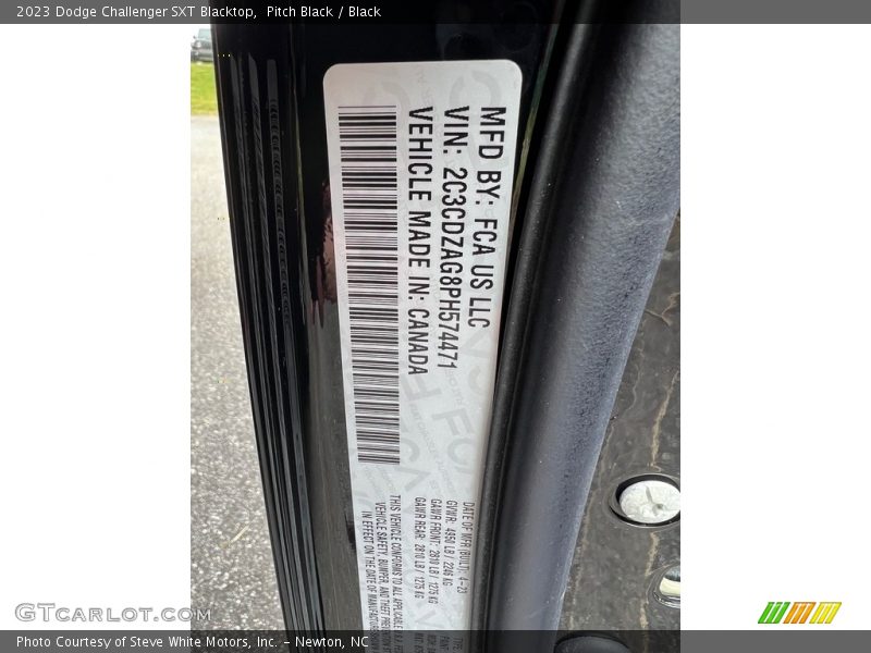 Pitch Black / Black 2023 Dodge Challenger SXT Blacktop
