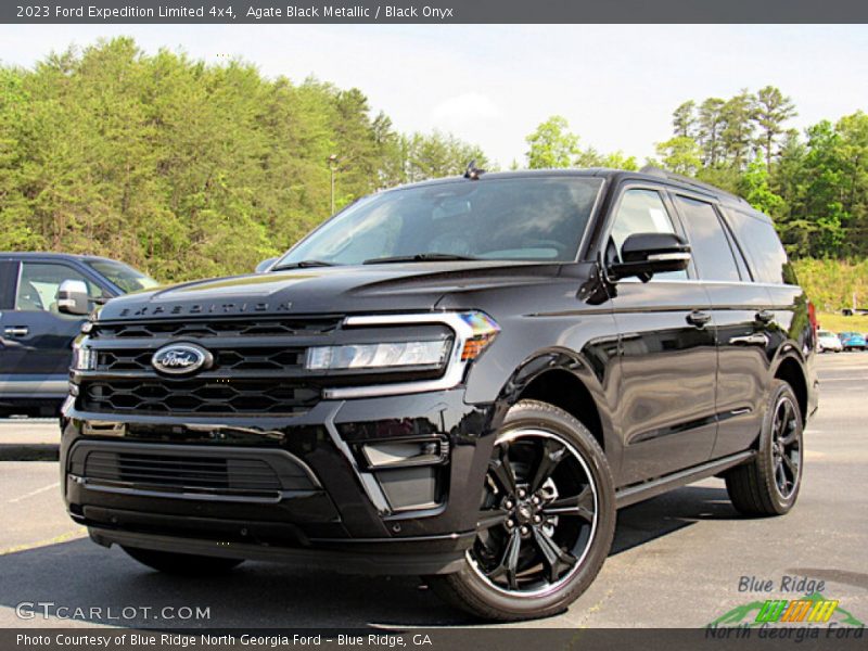 Front 3/4 View of 2023 Expedition Limited 4x4