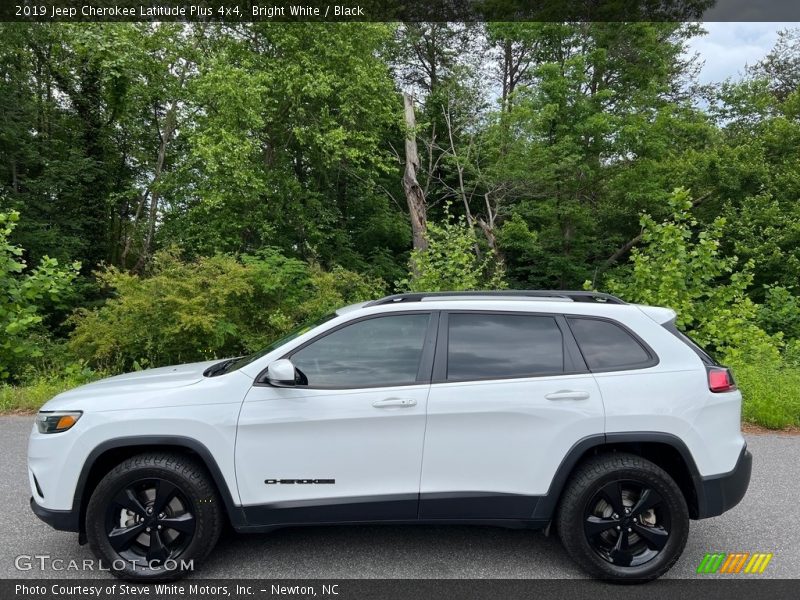  2019 Cherokee Latitude Plus 4x4 Bright White