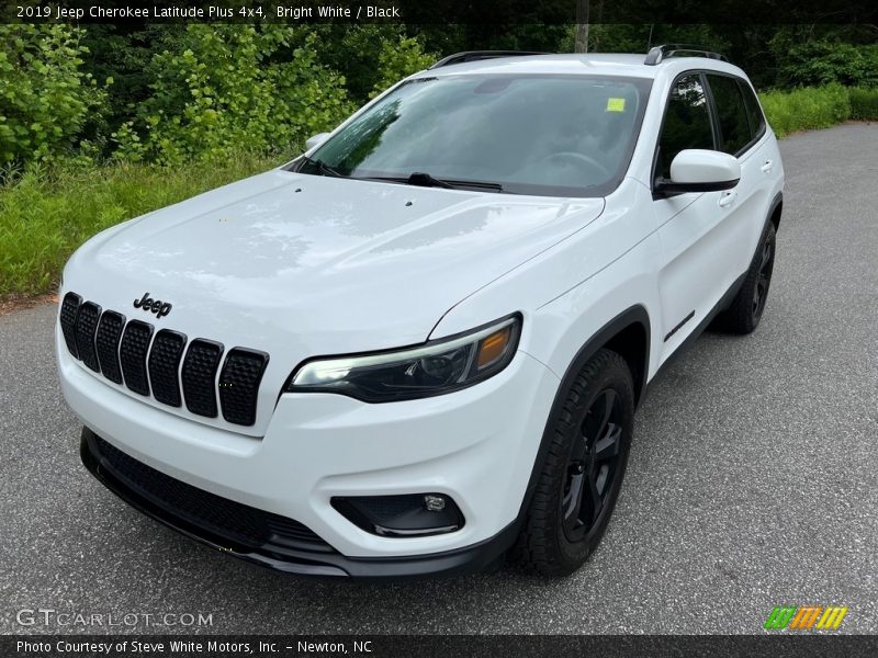 Bright White / Black 2019 Jeep Cherokee Latitude Plus 4x4