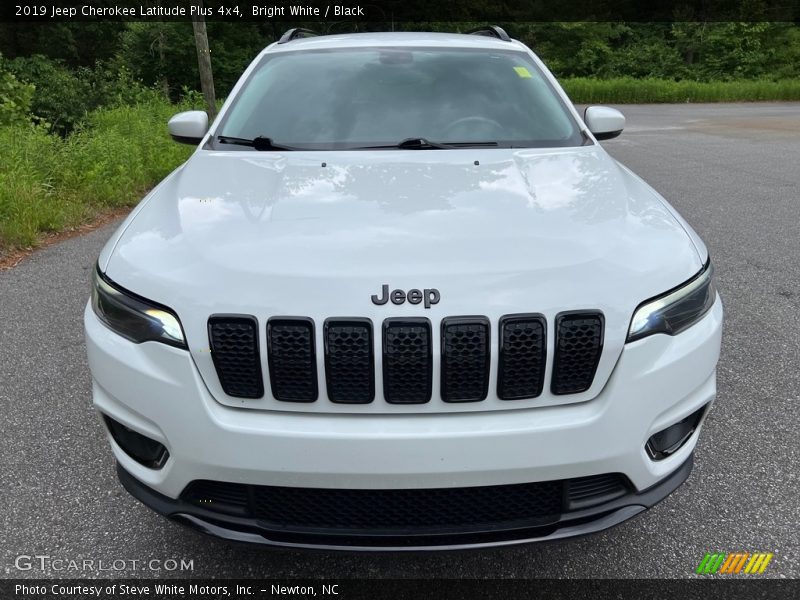 Bright White / Black 2019 Jeep Cherokee Latitude Plus 4x4