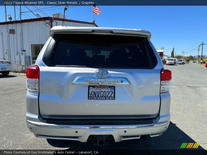 Classic Silver Metallic / Graphite 2011 Toyota 4Runner SR5