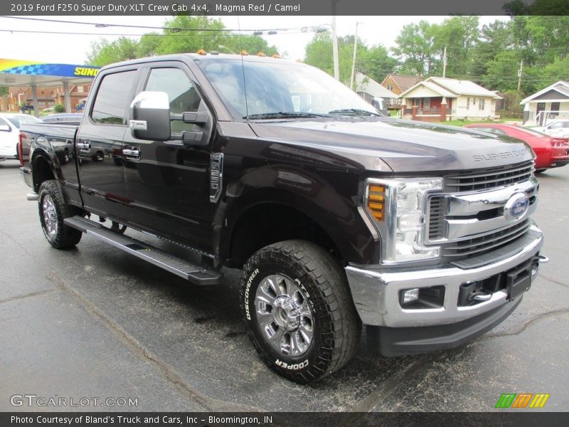 Front 3/4 View of 2019 F250 Super Duty XLT Crew Cab 4x4