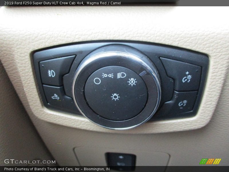 Controls of 2019 F250 Super Duty XLT Crew Cab 4x4