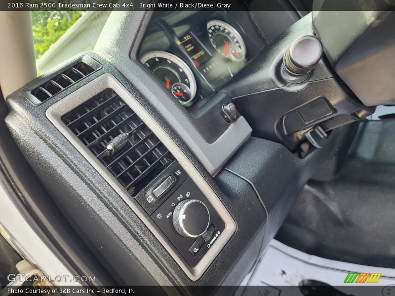 Bright White / Black/Diesel Gray 2016 Ram 2500 Tradesman Crew Cab 4x4
