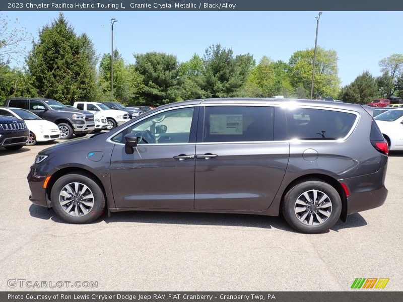 Granite Crystal Metallic / Black/Alloy 2023 Chrysler Pacifica Hybrid Touring L