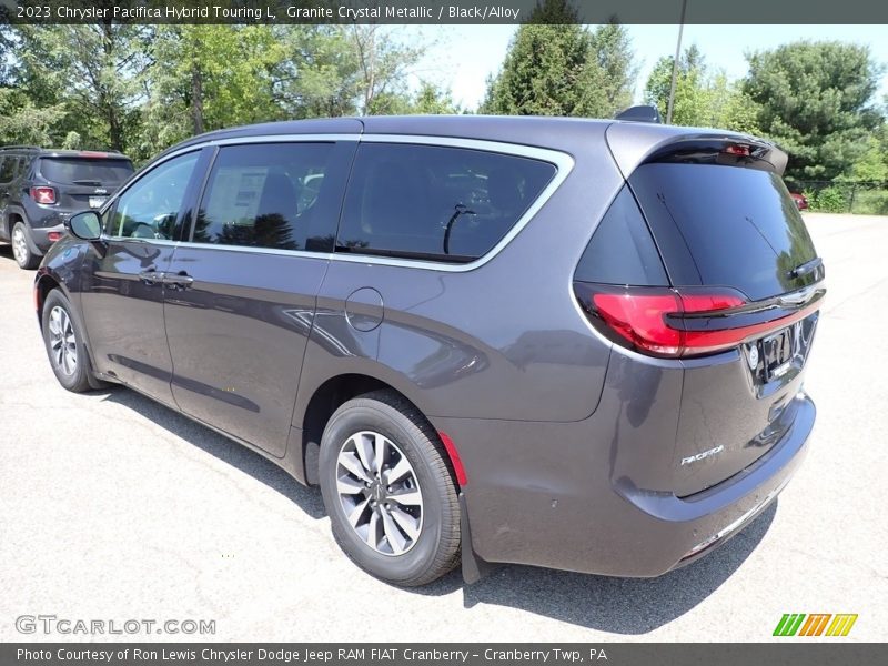 Granite Crystal Metallic / Black/Alloy 2023 Chrysler Pacifica Hybrid Touring L