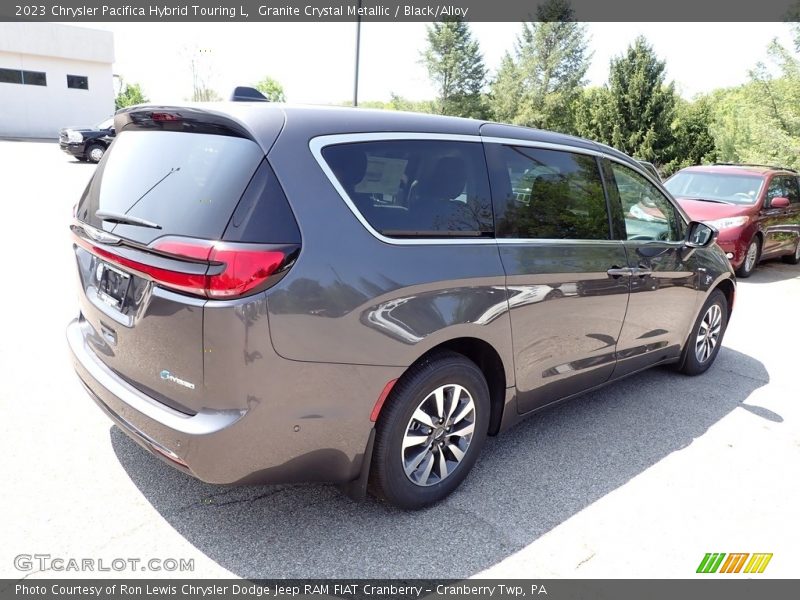 Granite Crystal Metallic / Black/Alloy 2023 Chrysler Pacifica Hybrid Touring L
