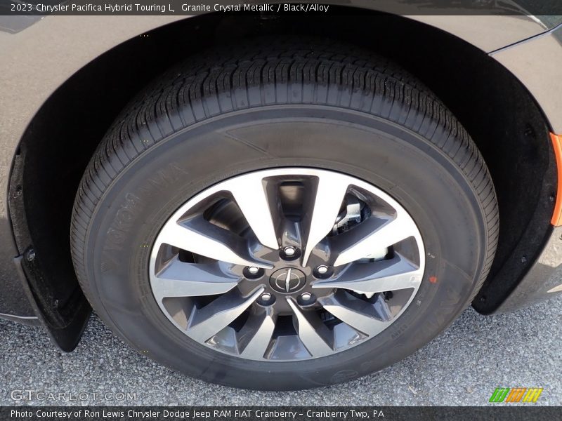 Granite Crystal Metallic / Black/Alloy 2023 Chrysler Pacifica Hybrid Touring L