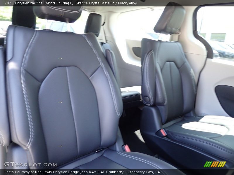 Granite Crystal Metallic / Black/Alloy 2023 Chrysler Pacifica Hybrid Touring L