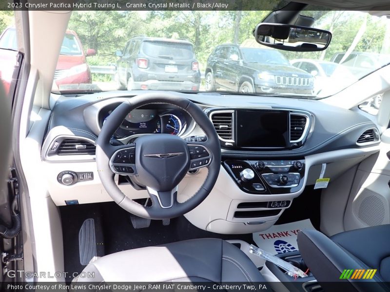 Granite Crystal Metallic / Black/Alloy 2023 Chrysler Pacifica Hybrid Touring L