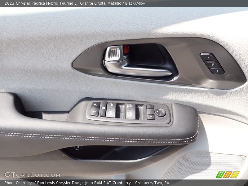 Granite Crystal Metallic / Black/Alloy 2023 Chrysler Pacifica Hybrid Touring L