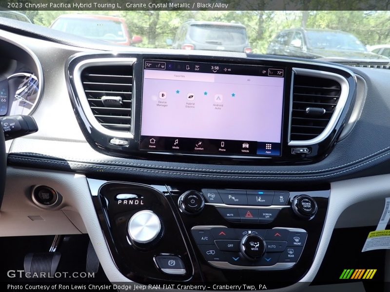 Granite Crystal Metallic / Black/Alloy 2023 Chrysler Pacifica Hybrid Touring L