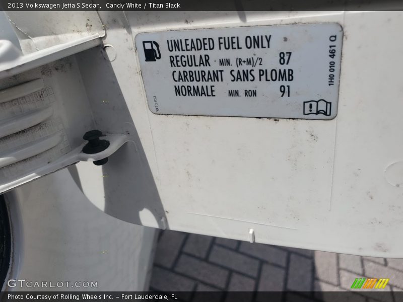 Candy White / Titan Black 2013 Volkswagen Jetta S Sedan