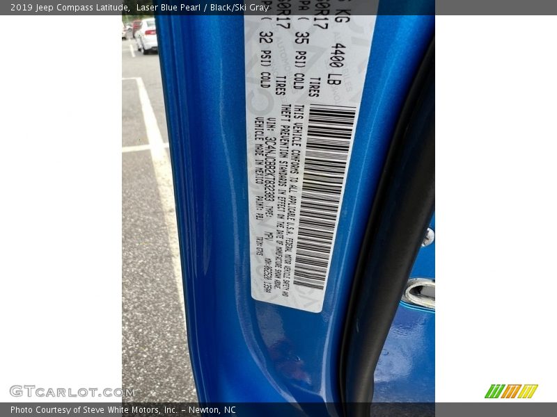 Laser Blue Pearl / Black/Ski Gray 2019 Jeep Compass Latitude