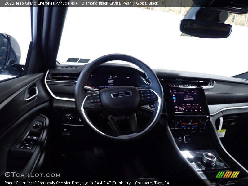 Diamond Black Crystal Pearl / Global Black 2023 Jeep Grand Cherokee Altitude 4x4