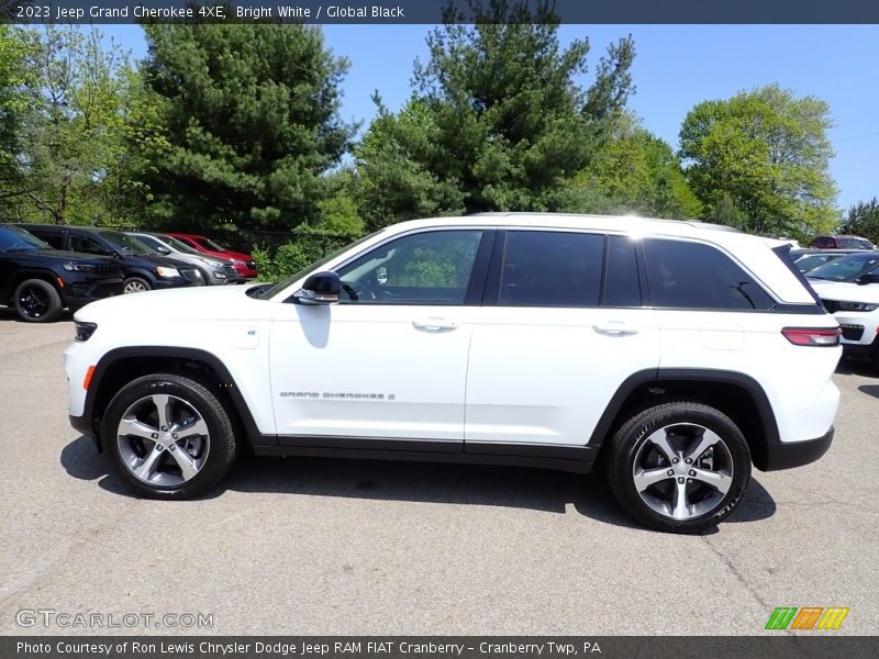 Bright White / Global Black 2023 Jeep Grand Cherokee 4XE