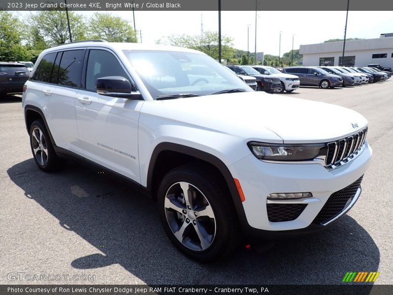 Bright White / Global Black 2023 Jeep Grand Cherokee 4XE