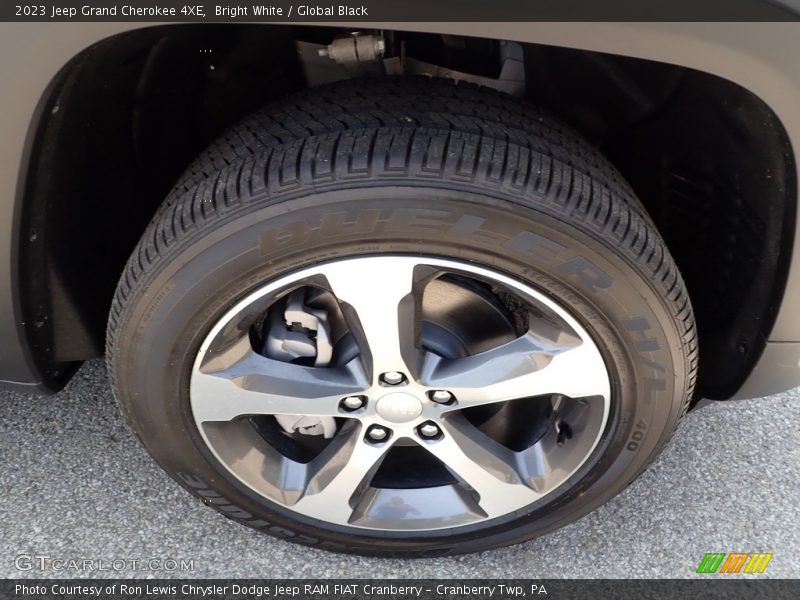 Bright White / Global Black 2023 Jeep Grand Cherokee 4XE