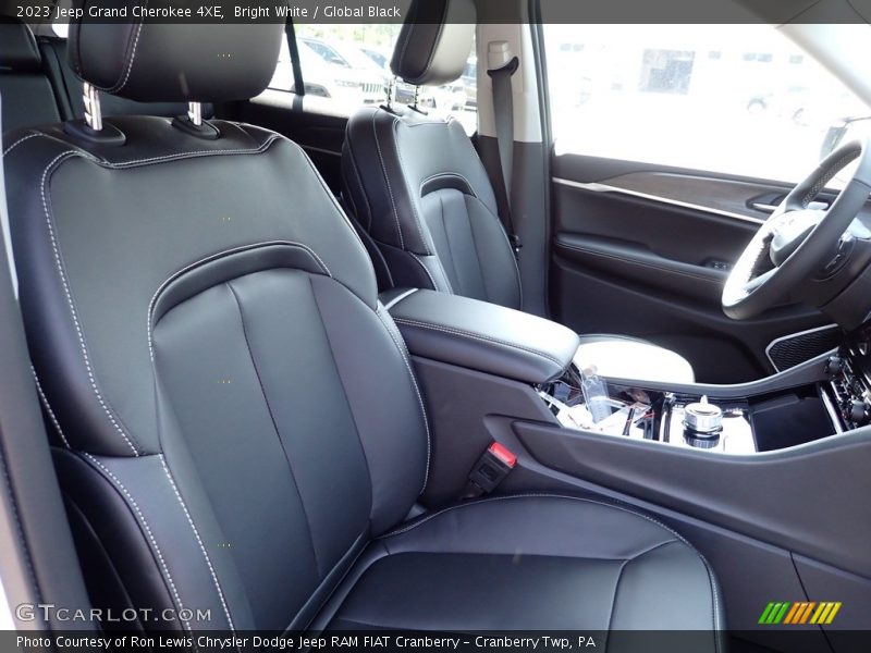 Bright White / Global Black 2023 Jeep Grand Cherokee 4XE