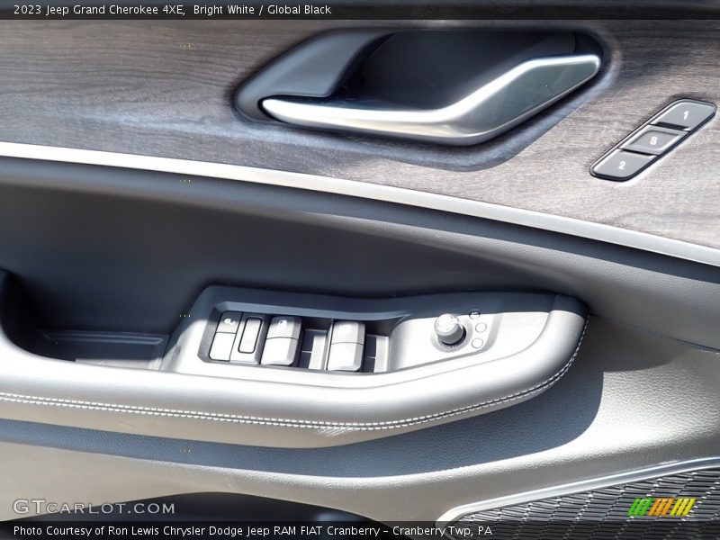 Bright White / Global Black 2023 Jeep Grand Cherokee 4XE