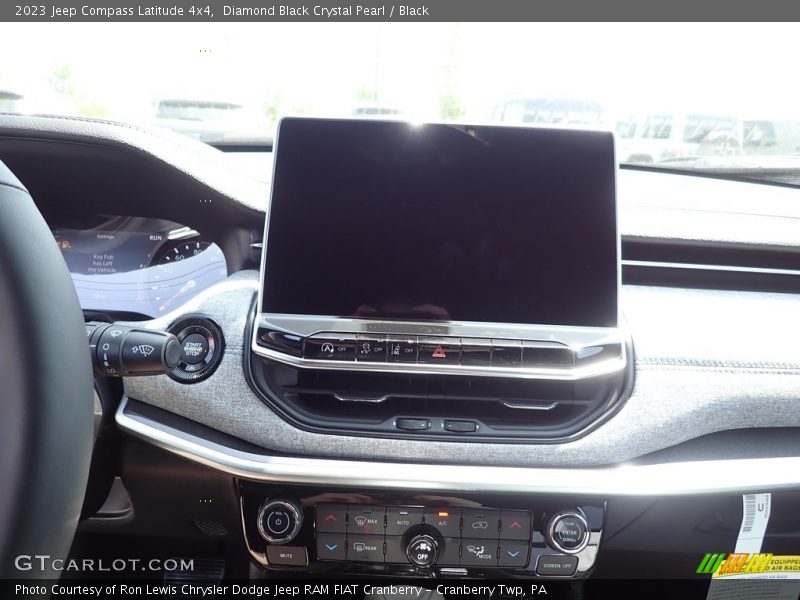 Diamond Black Crystal Pearl / Black 2023 Jeep Compass Latitude 4x4