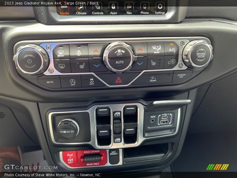 Controls of 2023 Gladiator Mojave 4x4