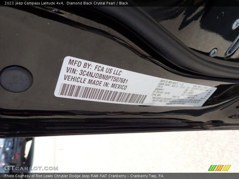 Diamond Black Crystal Pearl / Black 2023 Jeep Compass Latitude 4x4