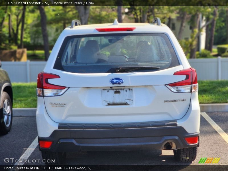 Crystal White Pearl / Gray 2019 Subaru Forester 2.5i