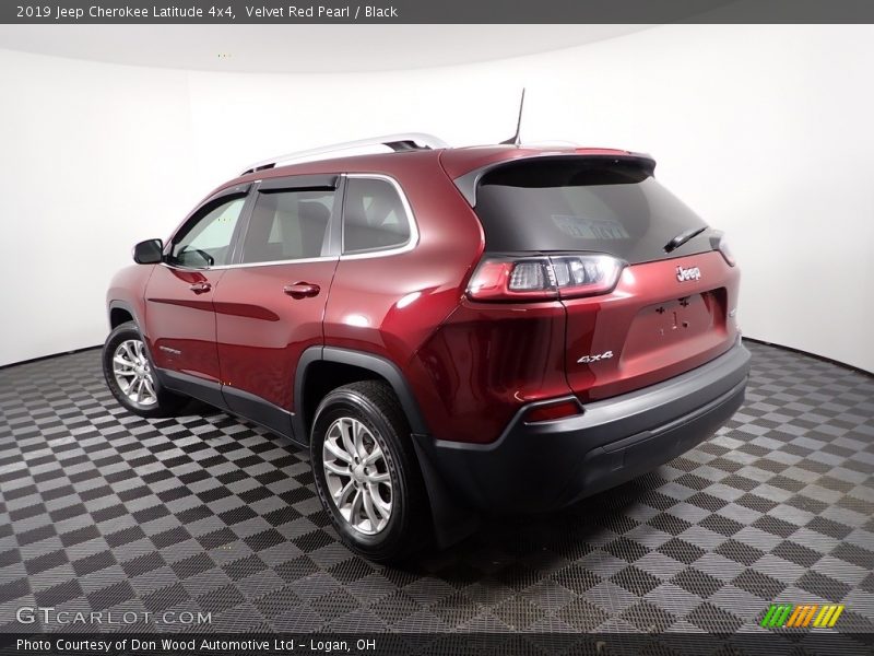 Velvet Red Pearl / Black 2019 Jeep Cherokee Latitude 4x4