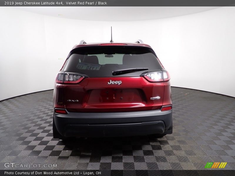 Velvet Red Pearl / Black 2019 Jeep Cherokee Latitude 4x4