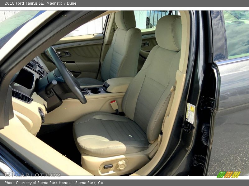 Front Seat of 2018 Taurus SE