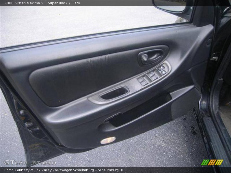 Super Black / Black 2000 Nissan Maxima SE