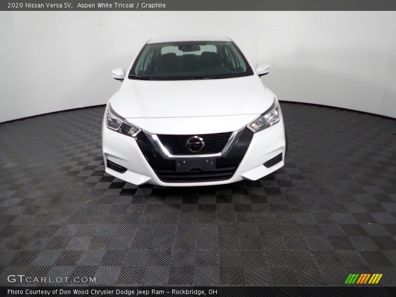 Aspen White Tricoat / Graphite 2020 Nissan Versa SV