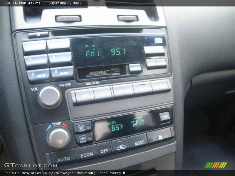 Super Black / Black 2000 Nissan Maxima SE