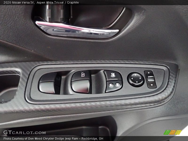 Aspen White Tricoat / Graphite 2020 Nissan Versa SV