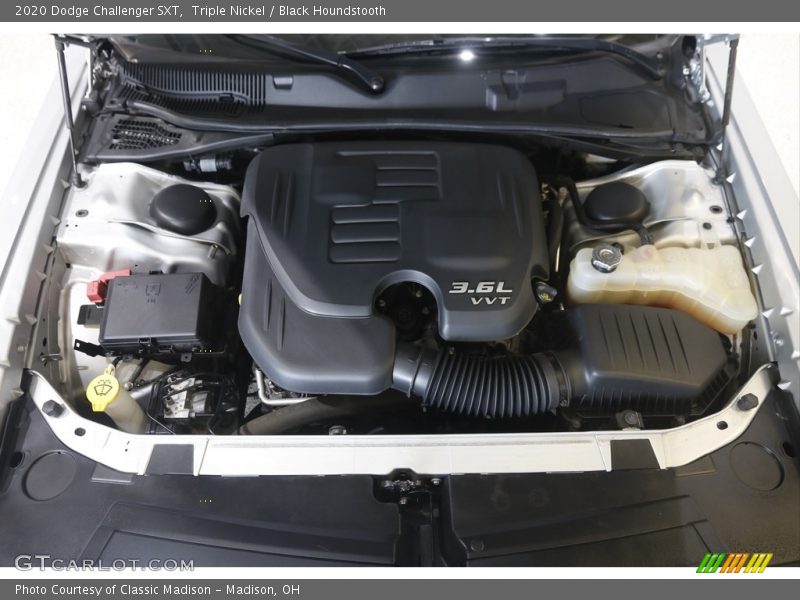 Triple Nickel / Black Houndstooth 2020 Dodge Challenger SXT
