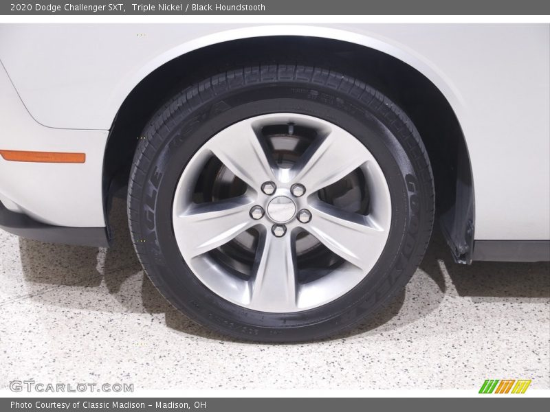 Triple Nickel / Black Houndstooth 2020 Dodge Challenger SXT