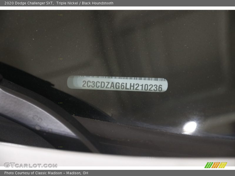 Triple Nickel / Black Houndstooth 2020 Dodge Challenger SXT