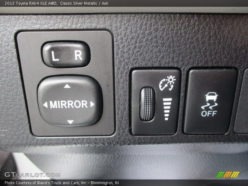 Classic Silver Metallic / Ash 2013 Toyota RAV4 XLE AWD