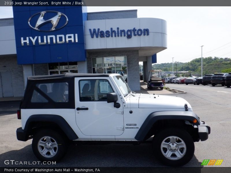 Bright White / Black 2016 Jeep Wrangler Sport