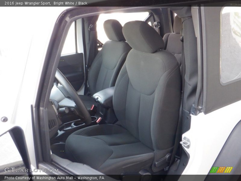 Bright White / Black 2016 Jeep Wrangler Sport