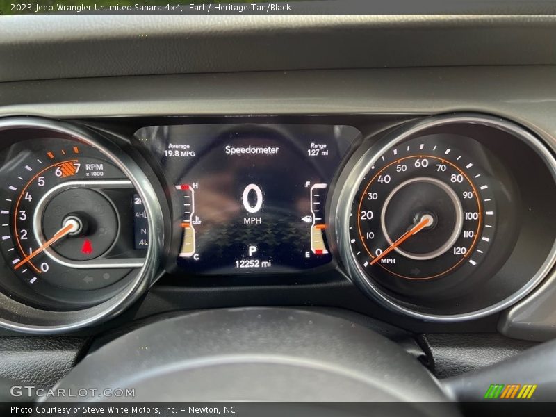  2023 Wrangler Unlimited Sahara 4x4 Sahara 4x4 Gauges