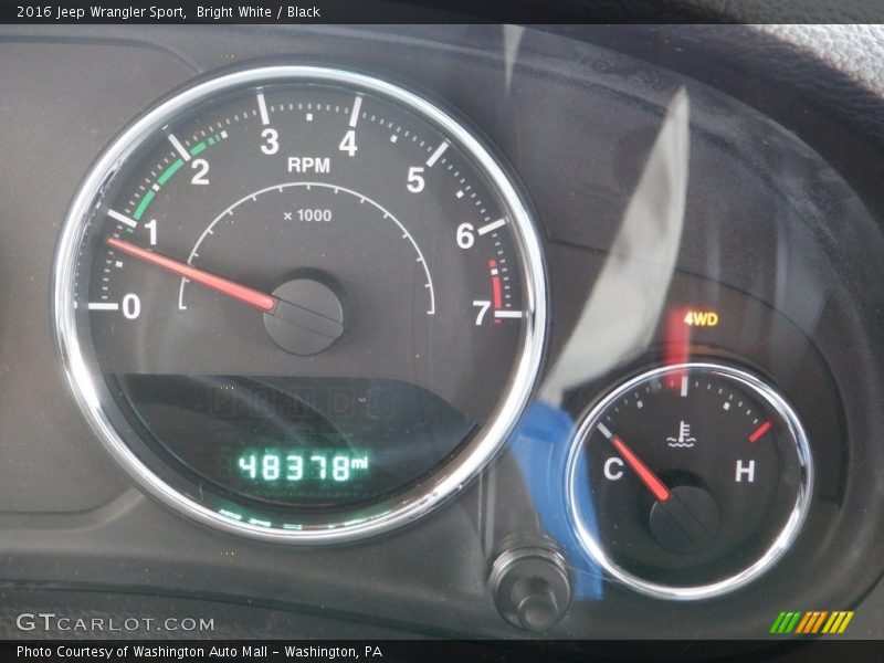 Bright White / Black 2016 Jeep Wrangler Sport