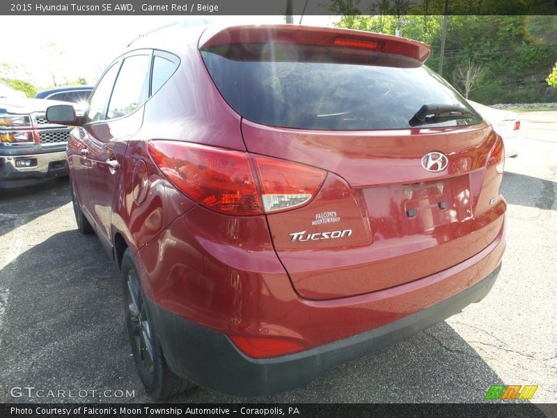 Garnet Red / Beige 2015 Hyundai Tucson SE AWD